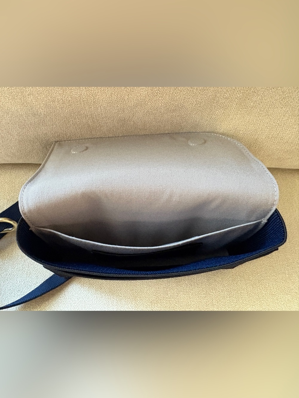 Rothy’s navy and black small belt bag/crossbody - Picture 8 of 9